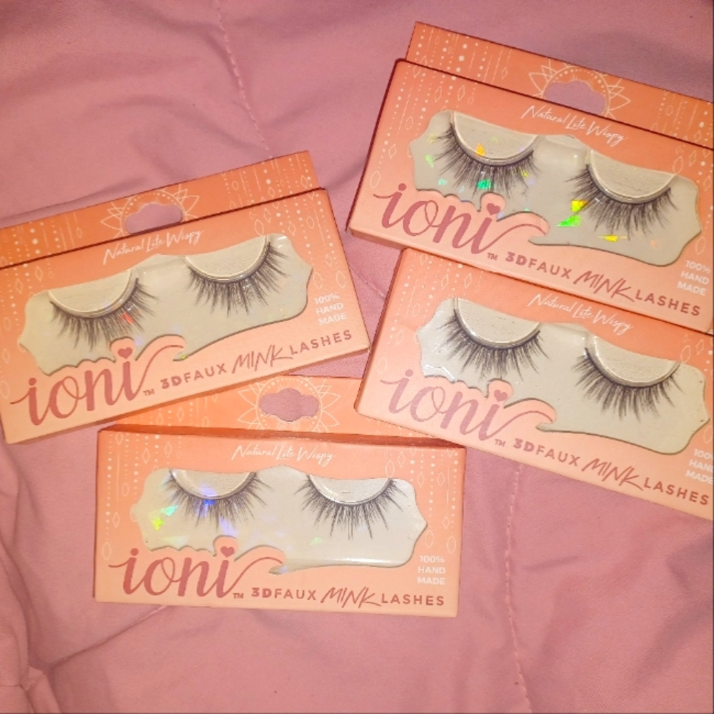 (4) Natural Lite Wispy lashes by Ioni